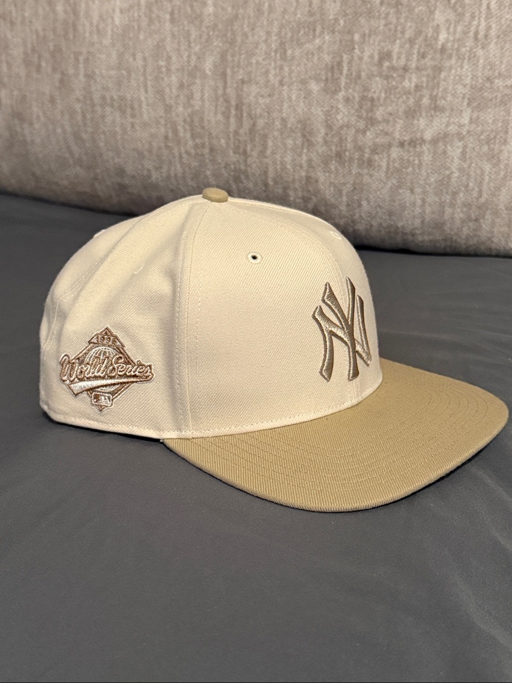 New York Yankees Hat - Picture 10 of 11